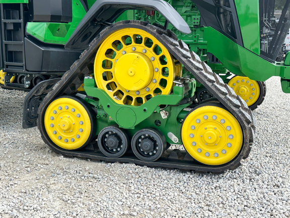 2025 John Deere 8RX 410 Tractor Rubber Track