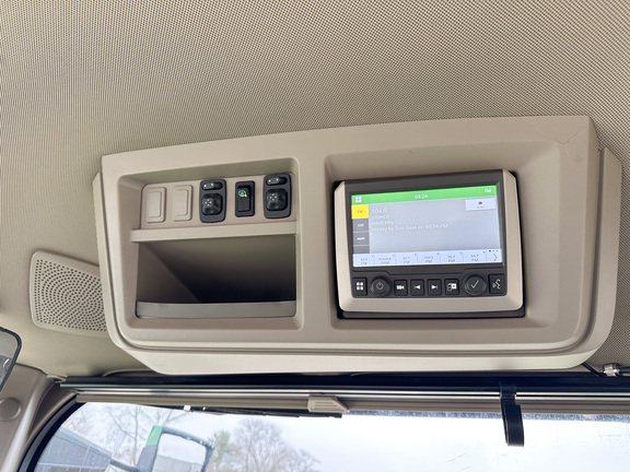 2022 John Deere 8R 280 Tractor