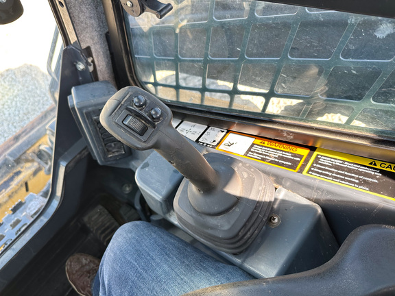 2020 John Deere 330G Skid Steer Loader