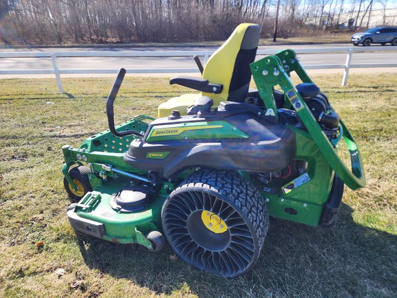 2025 John Deere Z960M Mower/Zero Turn
