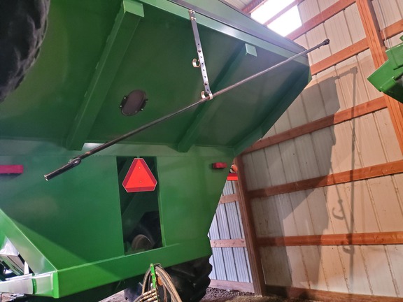 2010 J&M 1000 Grain Cart