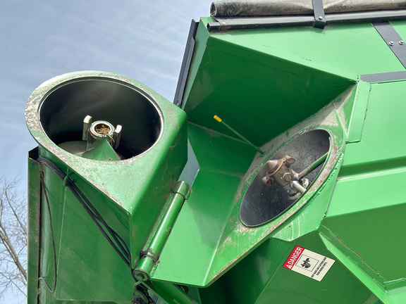 2010 J&M 1000 Grain Cart