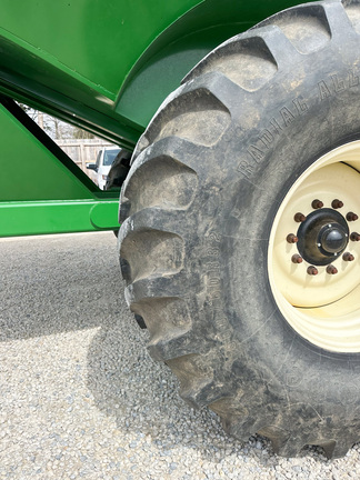 2010 J&M 1000 Grain Cart