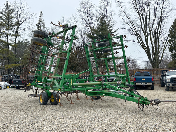 2008 John Deere 2210 Field Cultivator