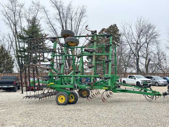 2008 John Deere 2210 Field Cultivator