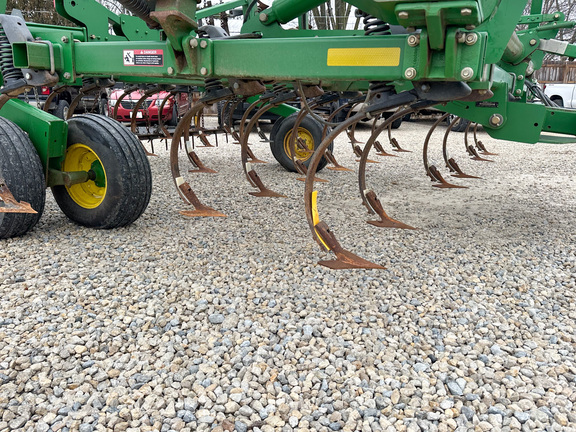 2008 John Deere 2210 Field Cultivator