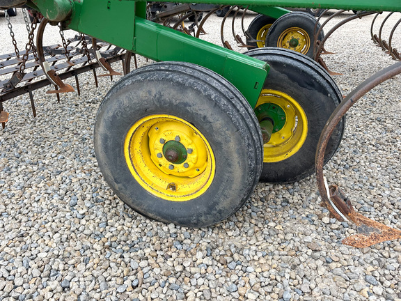 2008 John Deere 2210 Field Cultivator