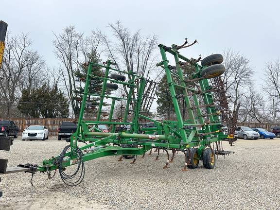2008 John Deere 2210 Field Cultivator