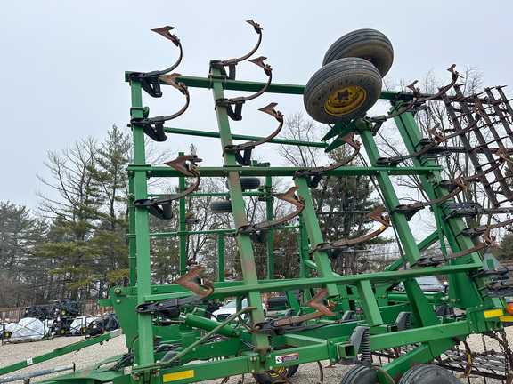 2008 John Deere 2210 Field Cultivator