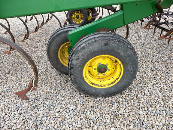 2008 John Deere 2210 Field Cultivator