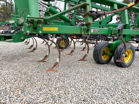 2008 John Deere 2210 Field Cultivator