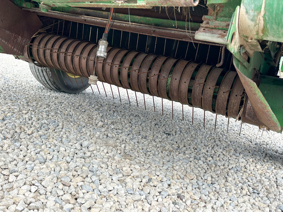 1997 John Deere 566 Baler/Round