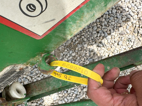 1997 John Deere 566 Baler/Round