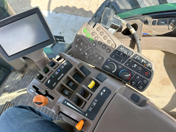 2013 John Deere 8360R Tractor