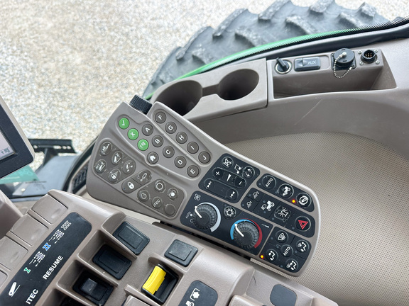 2013 John Deere 8360R Tractor