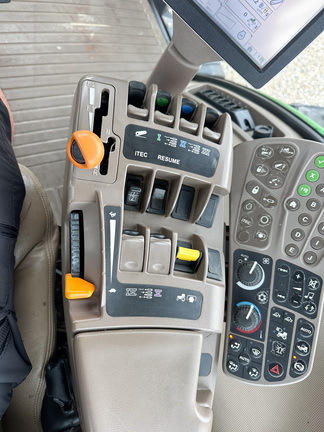 2013 John Deere 8360R Tractor