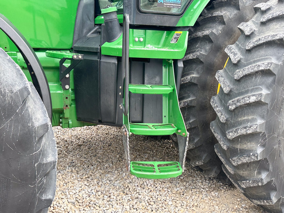 2013 John Deere 8360R Tractor