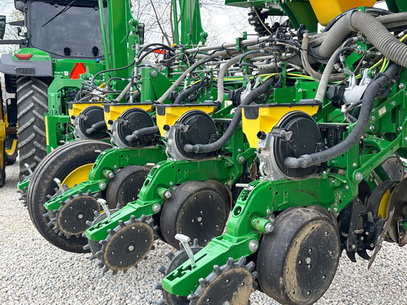 2024 John Deere 1775NT Planter