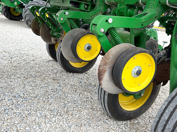 2024 John Deere 1775NT Planter