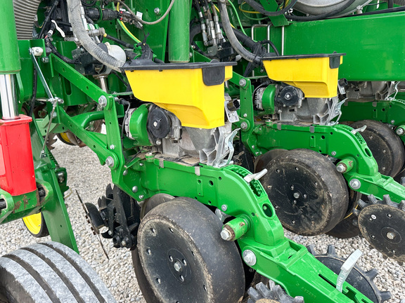 2024 John Deere 1775NT Planter