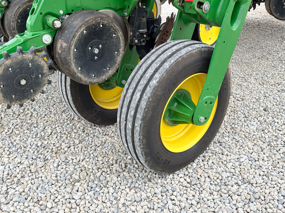 2024 John Deere 1775NT Planter