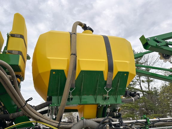 2024 John Deere 1775NT Planter