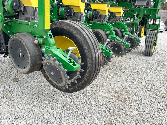 2024 John Deere 1775NT Planter