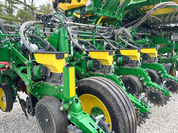 2024 John Deere 1775NT Planter