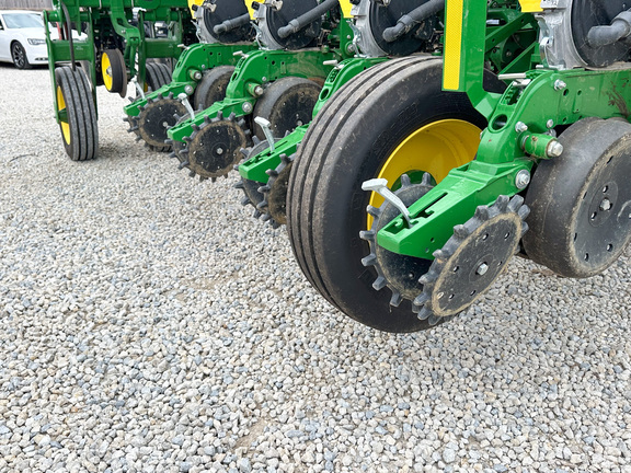 2024 John Deere 1775NT Planter