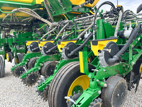 2024 John Deere 1775NT Planter