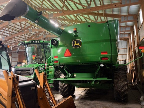 2014 John Deere S660 Combine