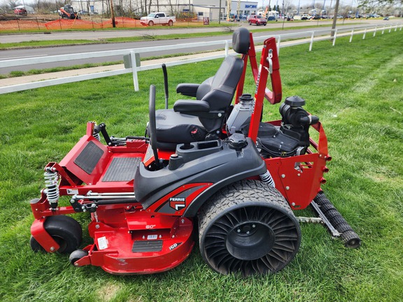 2024 Ferris ISX3300 Mower/Zero Turn