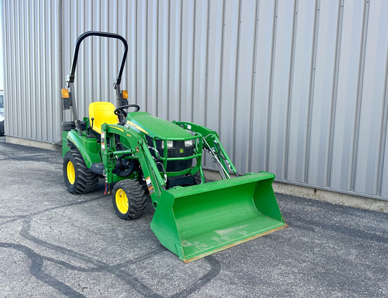 2022 John Deere 1023E Tractor Compact
