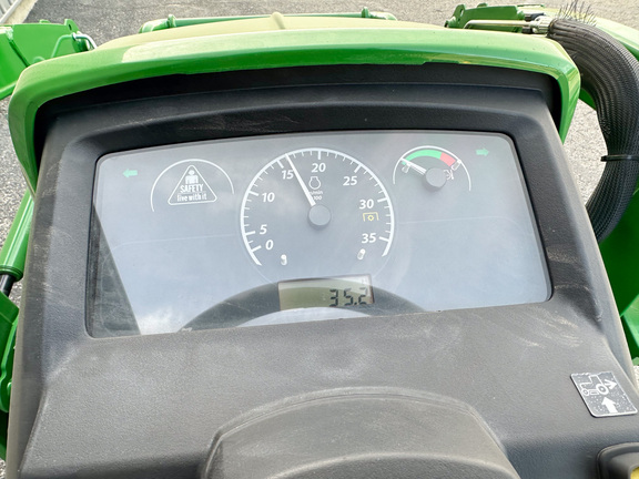 2022 John Deere 1023E Tractor Compact