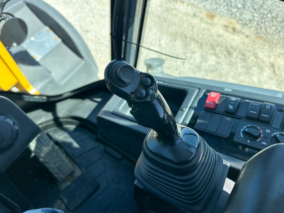 2018 John Deere 344L Compact Utility Loader