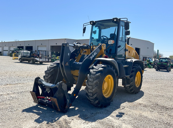 2018 John Deere 344L Compact Utility Loader