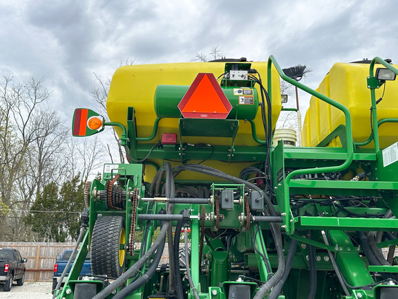 2013 John Deere 1790 Planter