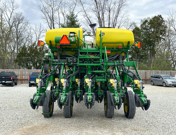 2013 John Deere 1790 Planter