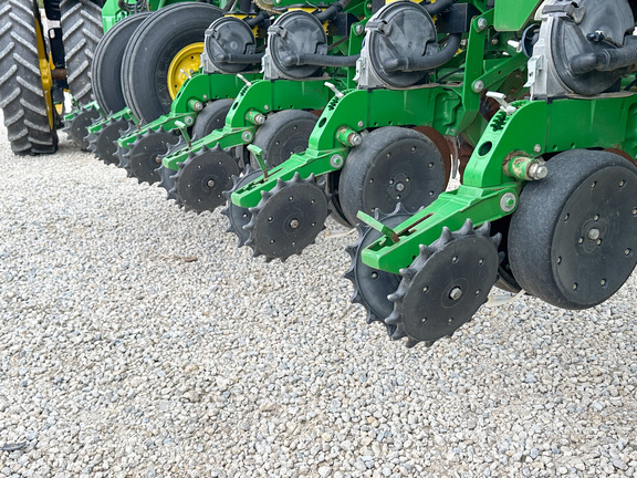 2013 John Deere 1790 Planter