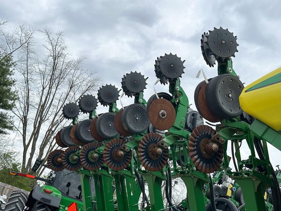 2013 John Deere 1790 Planter