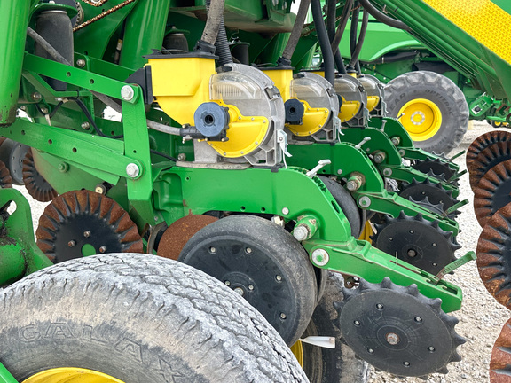 2013 John Deere 1790 Planter