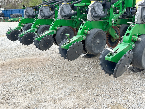 2013 John Deere 1790 Planter