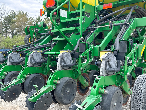 2013 John Deere 1790 Planter