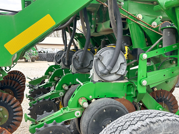 2013 John Deere 1790 Planter