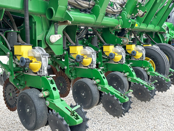 2013 John Deere 1790 Planter