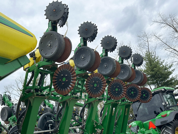 2013 John Deere 1790 Planter