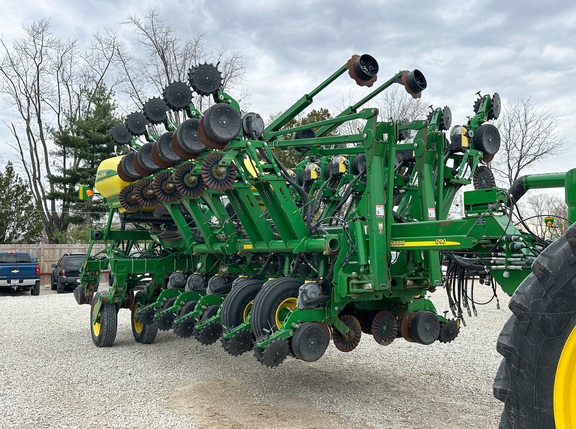 2013 John Deere 1790 Planter