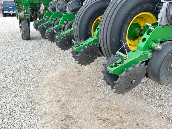 2013 John Deere 1790 Planter