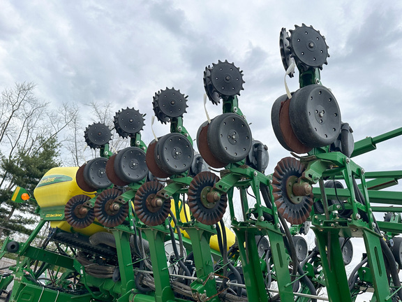 2013 John Deere 1790 Planter