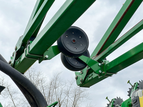 2013 John Deere 1790 Planter